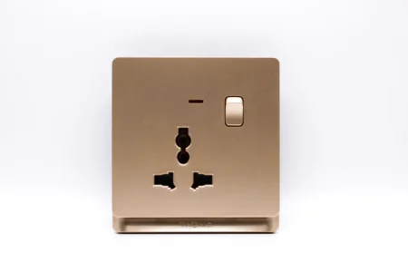 Single Universal Socket
